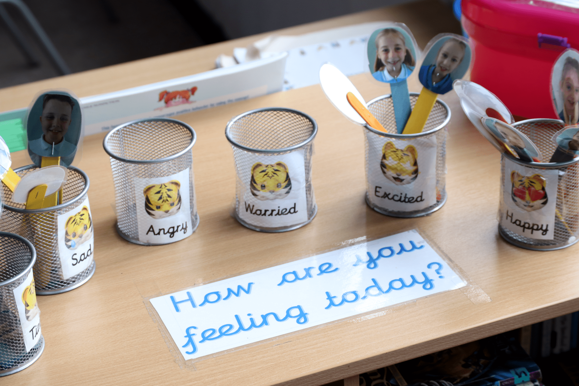 wellebing sticks wellbeing pots to show pupil's feelings at horton kirby primary school