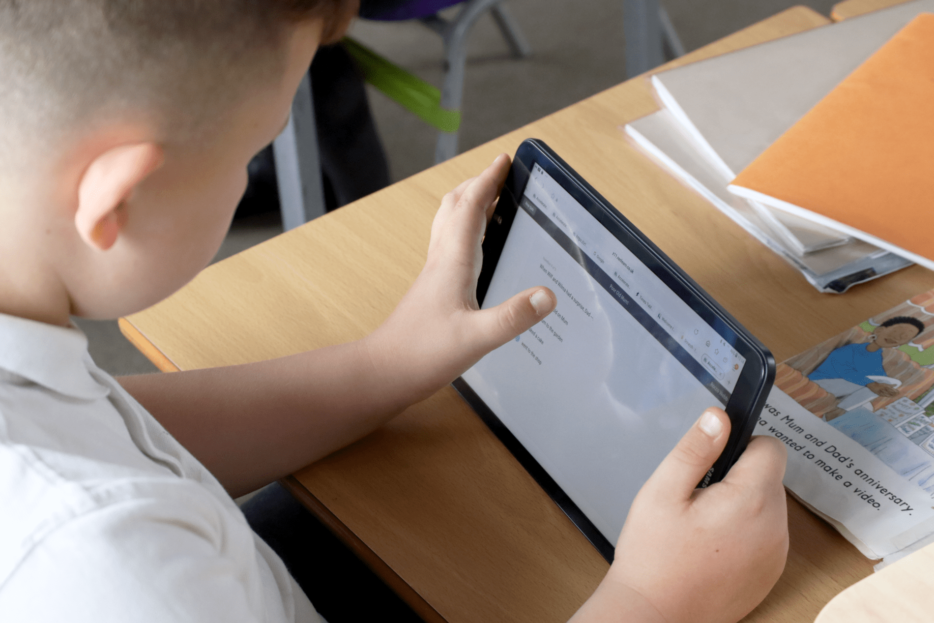 IMG_6353 pupil at horton kirby primary using accelerated reader to enhance their learning